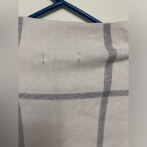 Tahari Womens sweater - Picture 4 of 5